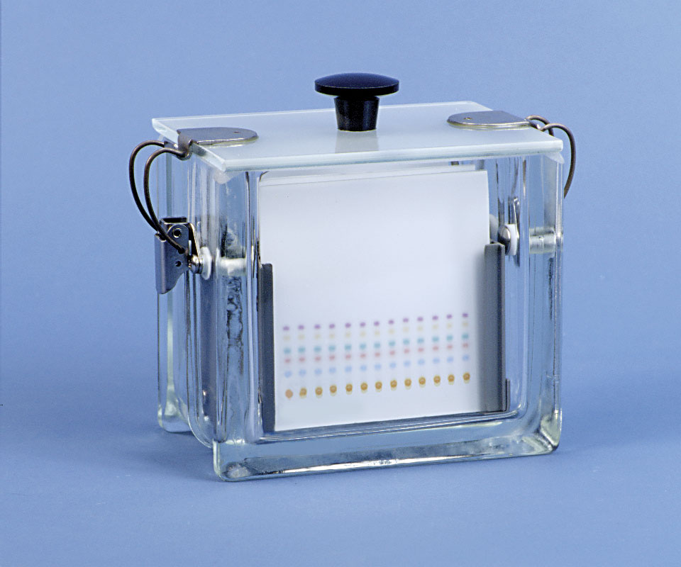 TLC developing latch lid tank with lid capacity five 20 x 20 cm plates