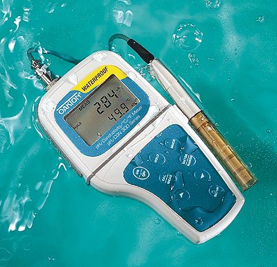 Oakton Waterproof pH Con 300 Meter with probes and NIST traceable